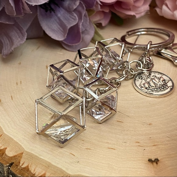 Silver Geometric Orb Crystal Diamond Keychain - Picture 14 of 15